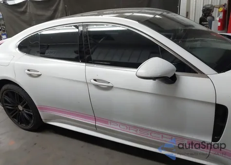 2017 Porsche Panamera 4S z USA, uszkodzony, nr VIN WP0AB2A7XHL123448